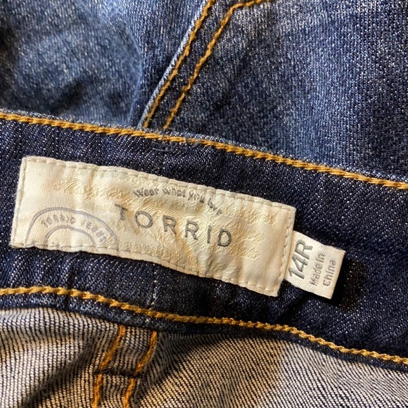 Torrid Plus Size Relaxed Boot Cut Jean Vintage Stretch Denim - Picture 3 of 5